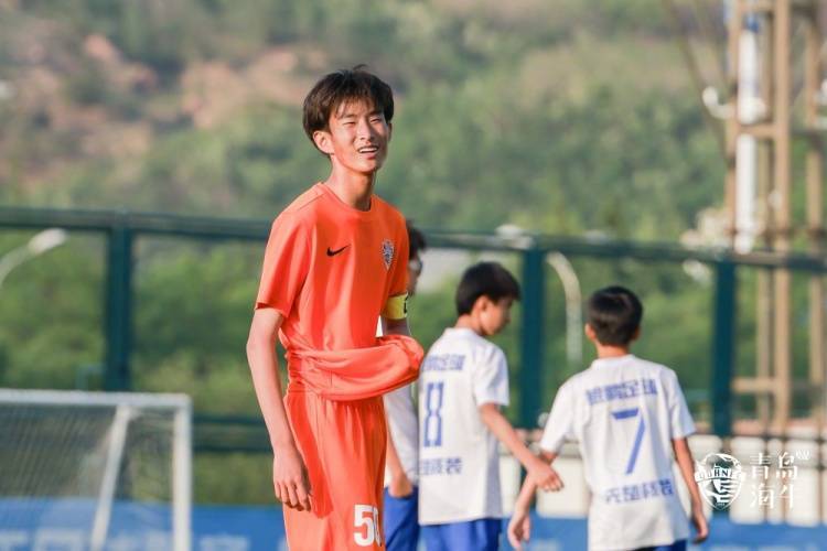 青岛队连续夺得少年冠军(2021年青岛少年足球比赛)