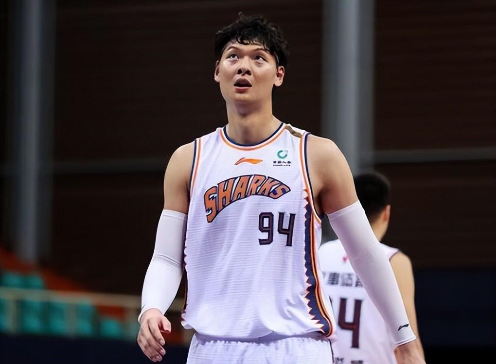 林崴31分同曦不敌广东李弘权26分上海胜四川的简单介绍